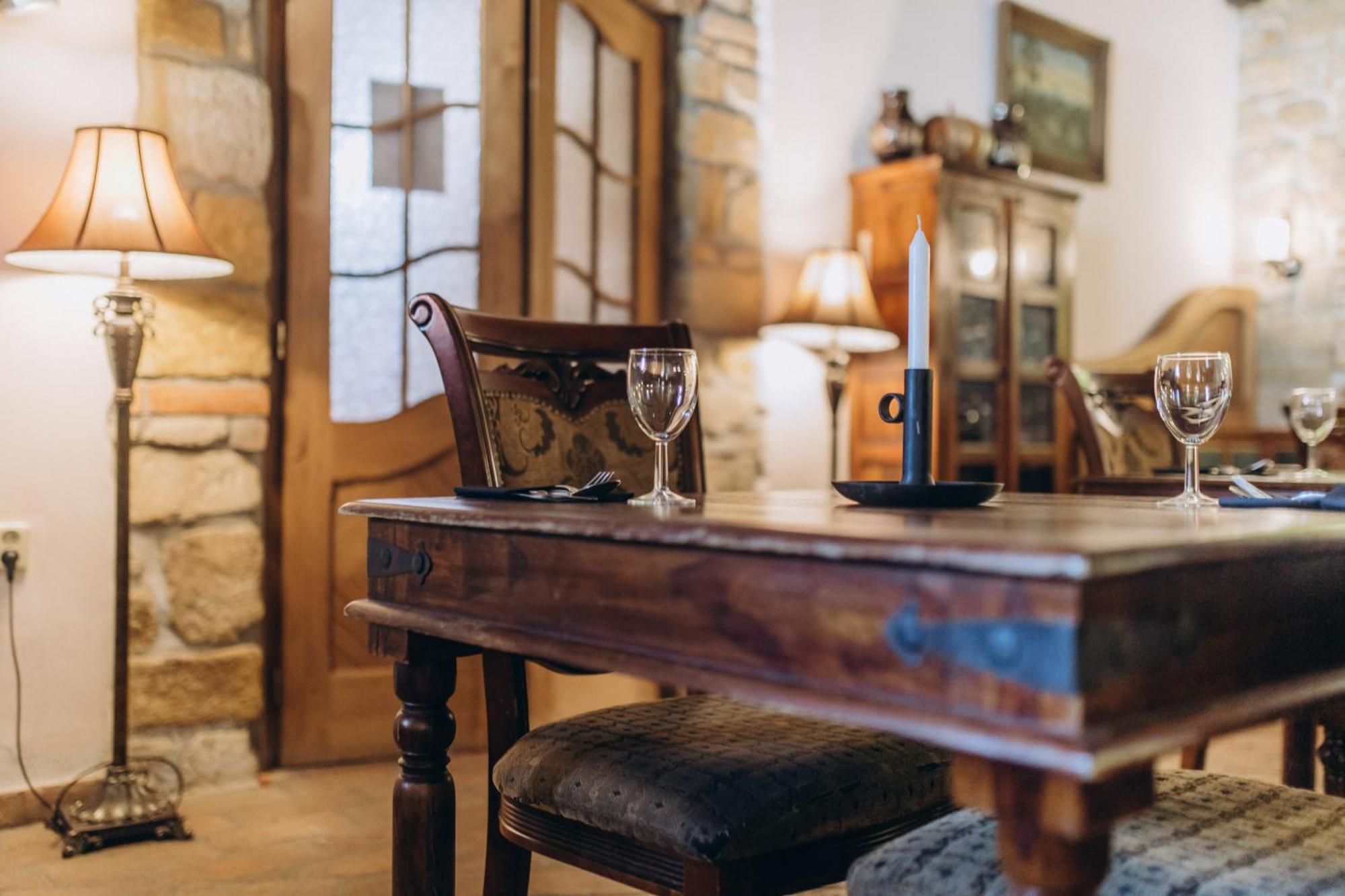 Hotel Lony Mochov Εξωτερικό φωτογραφία
