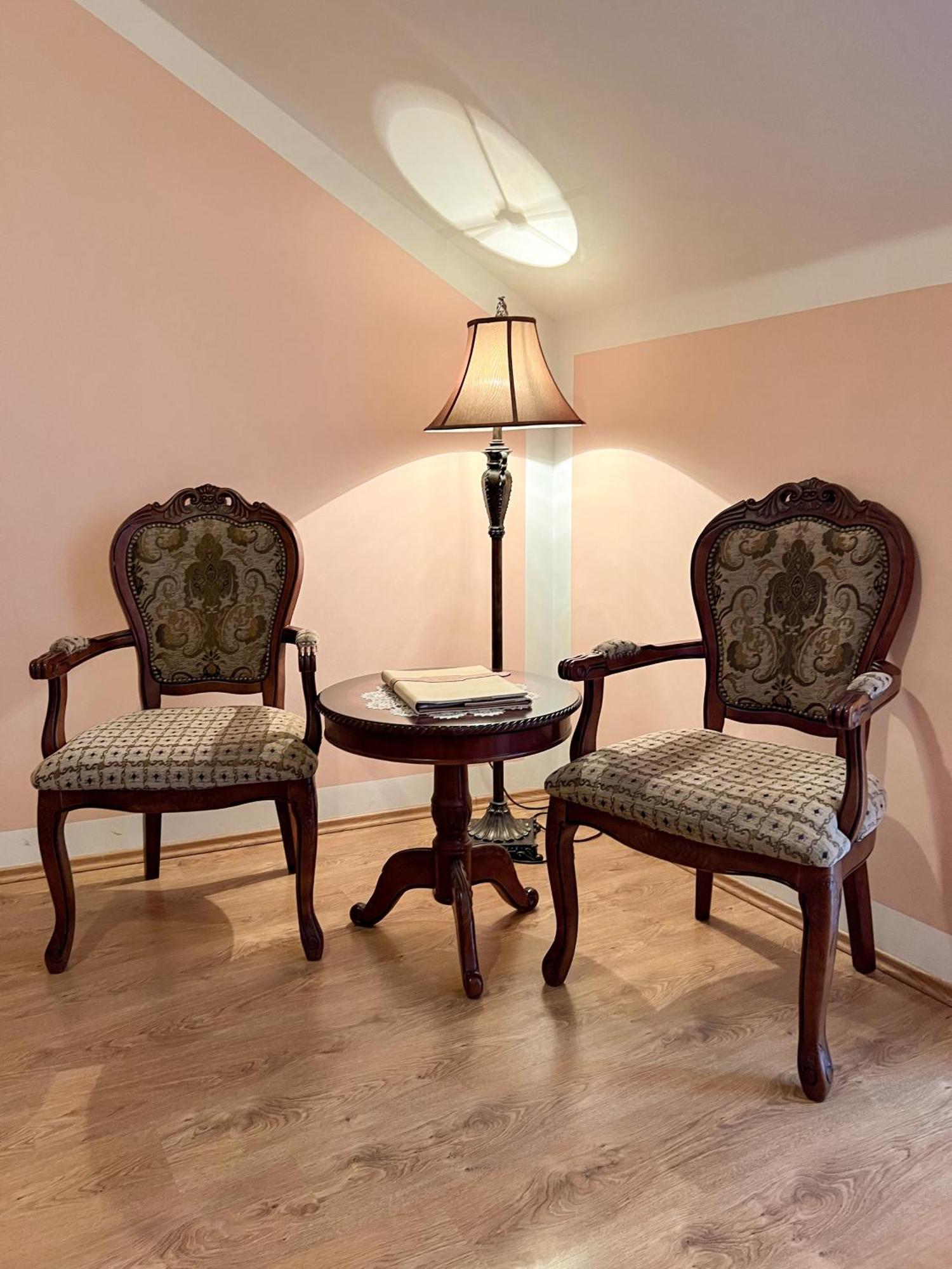 Hotel Lony Mochov Εξωτερικό φωτογραφία