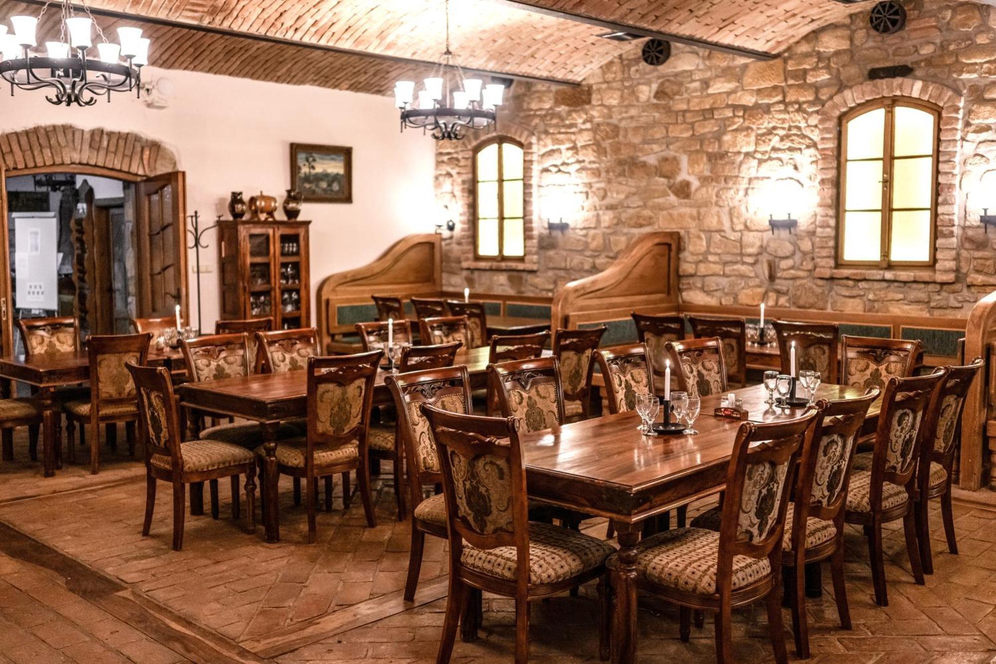 Hotel Lony Mochov Εξωτερικό φωτογραφία